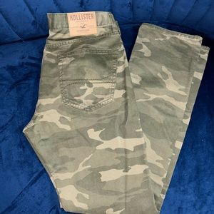 Hollister camouflage pants 32X32